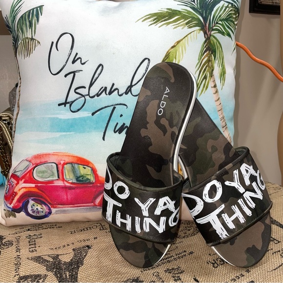 Aldo Do Ya Thing Camo Slide Size 8

Excellent Condition - Picture 2 of 11